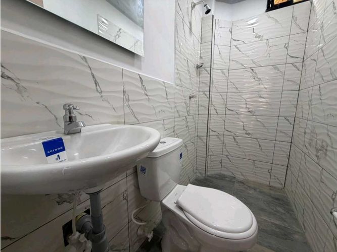 Local en arriendo en Campo Valdes No.1, Medellín, 85 m² · foto 2 de 5