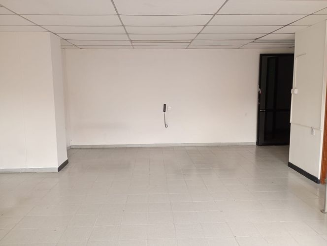 Oficina en arriendo en Laureles, Medellín, 60 m² · foto 2 de 10