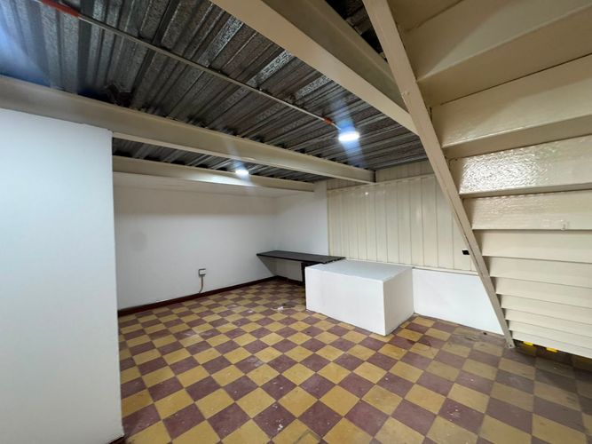 Bodega en arriendo en Cristo Rey, Medellín, 1200 m² · foto 7 de 20