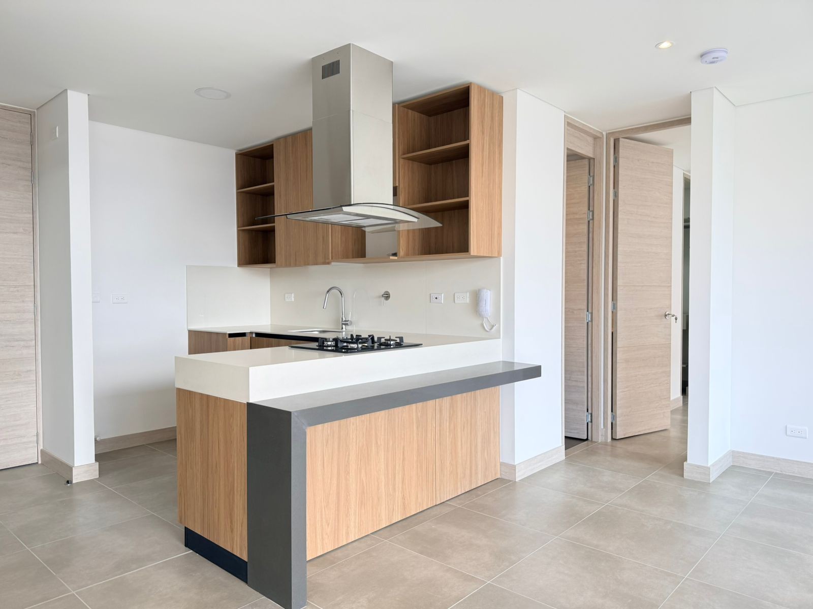 Apartamento en arriendo en El Poblado, Medellín · foto 5 de 16