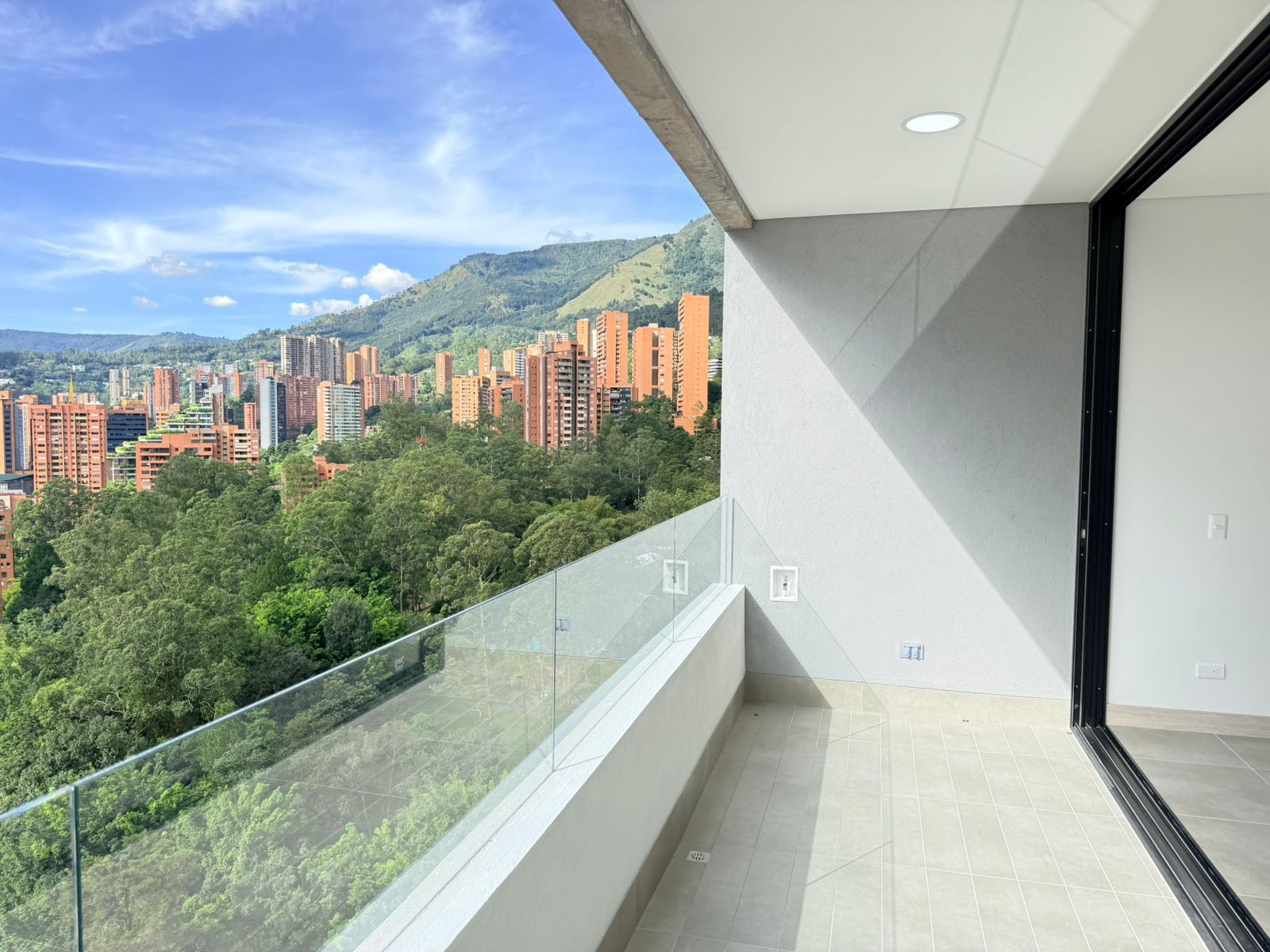 Apartamento en arriendo en El Poblado, Medellín · foto 16 de 16