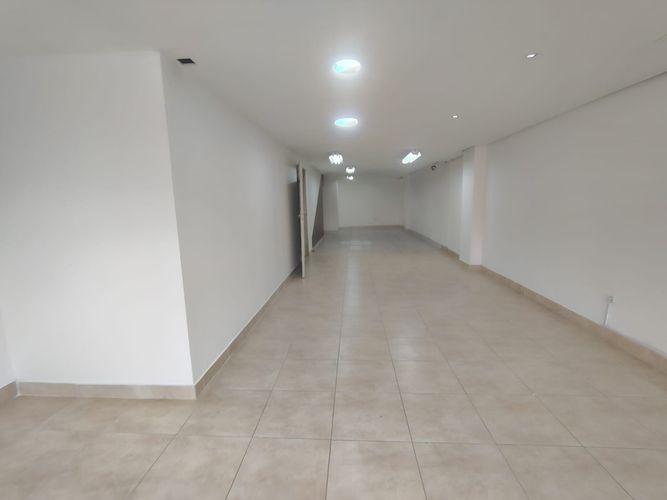 Oficina en arriendo en Cristo Rey, Medellín, 210 m² · foto 3 de 12