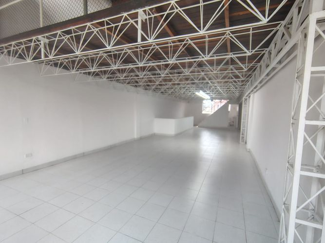 Oficina en arriendo en Cristo Rey, Medellín, 210 m² · foto 10 de 12