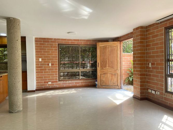 Casa de 3 alcobas en venta en Vegas De La Doctora, Sabaneta, 217 m² · foto 4 de 19