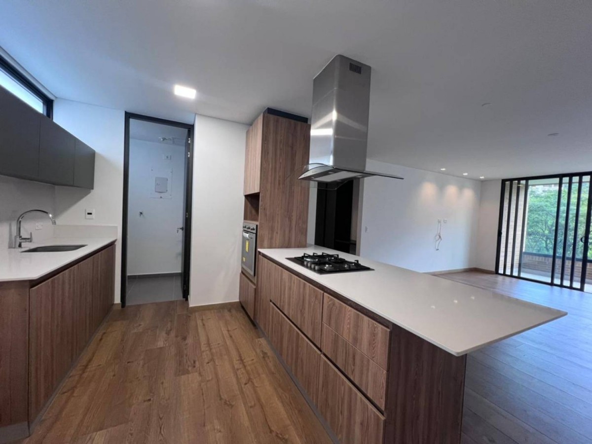 Apartment for sale in Altos del poblado, Medellín 3
