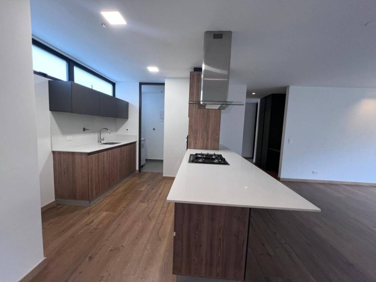 Apartment for sale in Altos del poblado, Medellín 5