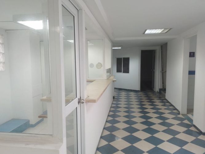 Oficina en arriendo en Camparola, Itagüí, 300 m² · foto 10 de 18