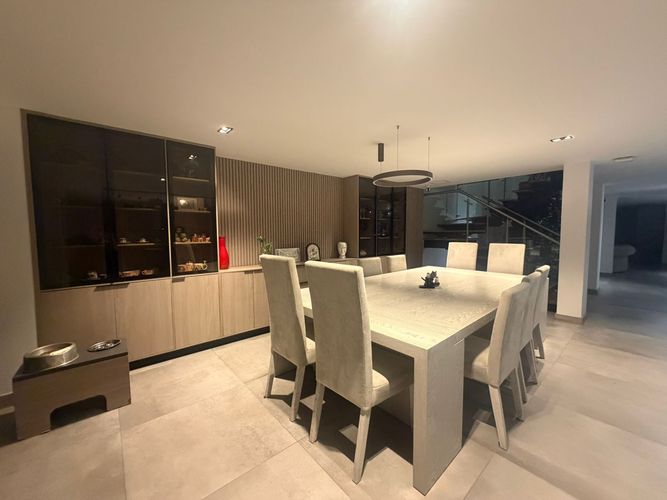 Casa de 5 alcobas en venta en Los Colores, Medellín, 630 m² · foto 5 de 21