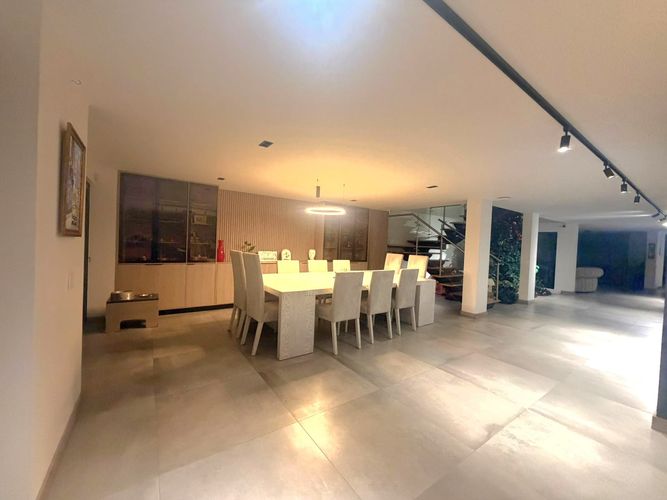Casa de 5 alcobas en venta en Los Colores, Medellín, 630 m² · foto 8 de 21
