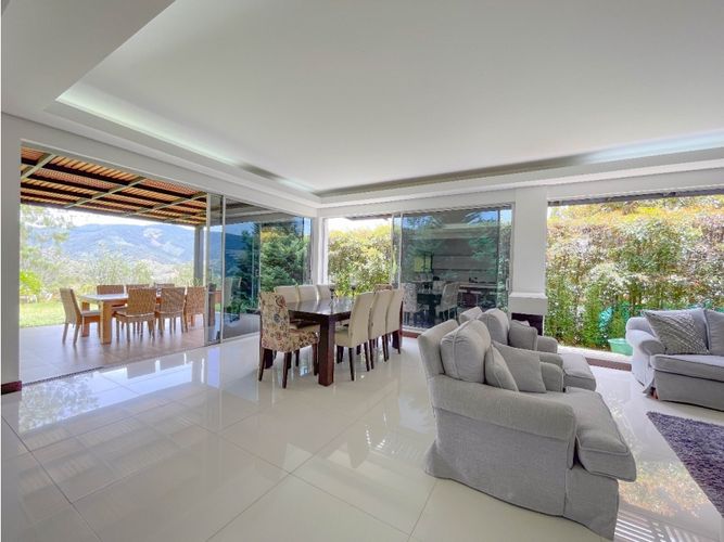 Casa de 5 alcobas en venta en Pantanillo, El Retiro, 390 m² · foto 2 de 23