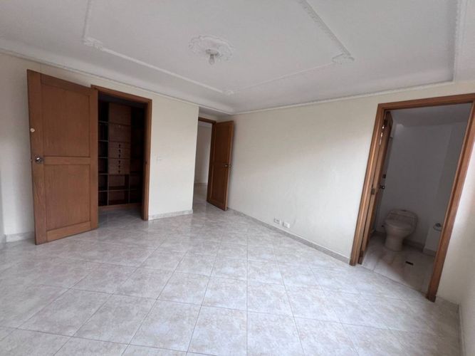 Apartamento de 4 alcobas en venta en La Tomatera, Medellín, 260 m² · foto 15 de 24