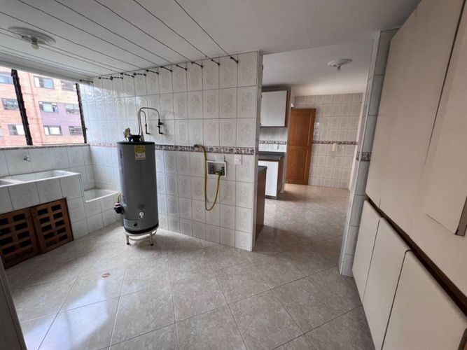 Apartamento de 4 alcobas en venta en La Tomatera, Medellín, 260 m² · foto 23 de 24