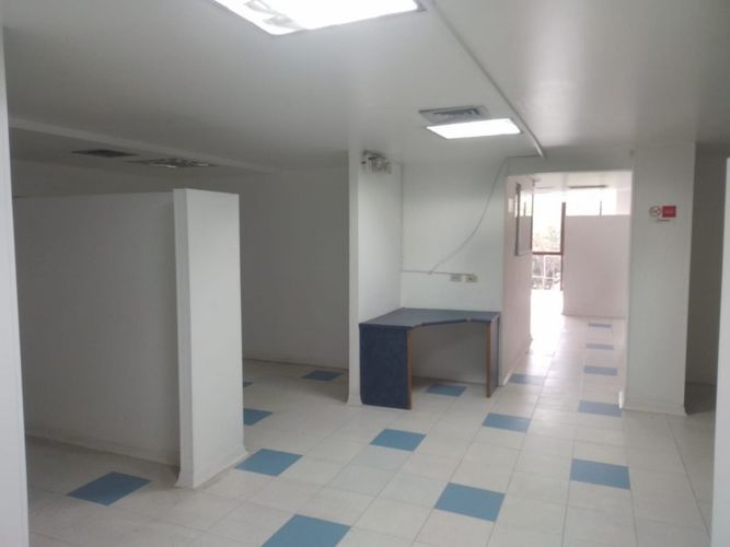 Oficina en arriendo en Camparola, Itagüí, 380 m² · foto 2 de 18