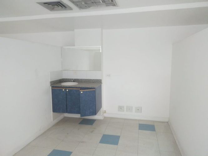 Oficina en arriendo en Camparola, Itagüí, 380 m² · foto 4 de 18