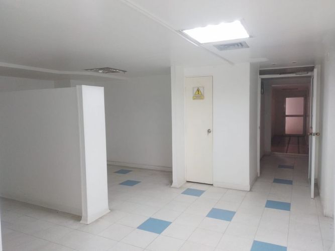 Oficina en arriendo en Camparola, Itagüí, 380 m² · foto 16 de 18