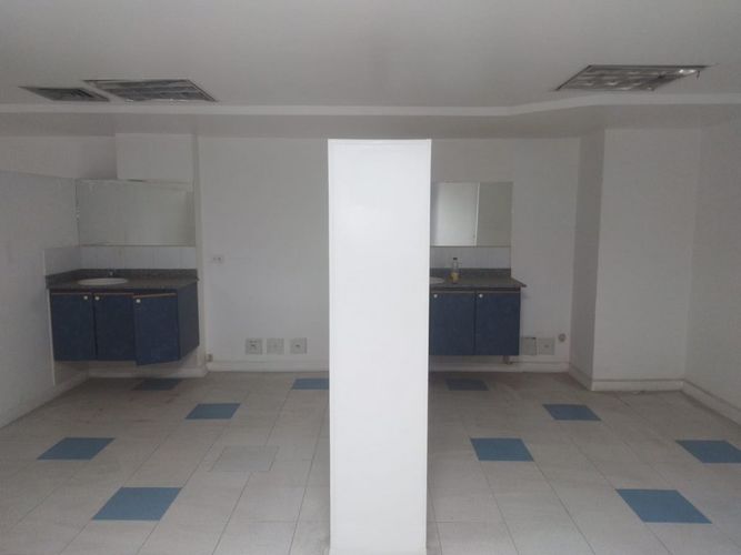 Oficina en arriendo en Camparola, Itagüí, 380 m² · foto 3 de 18