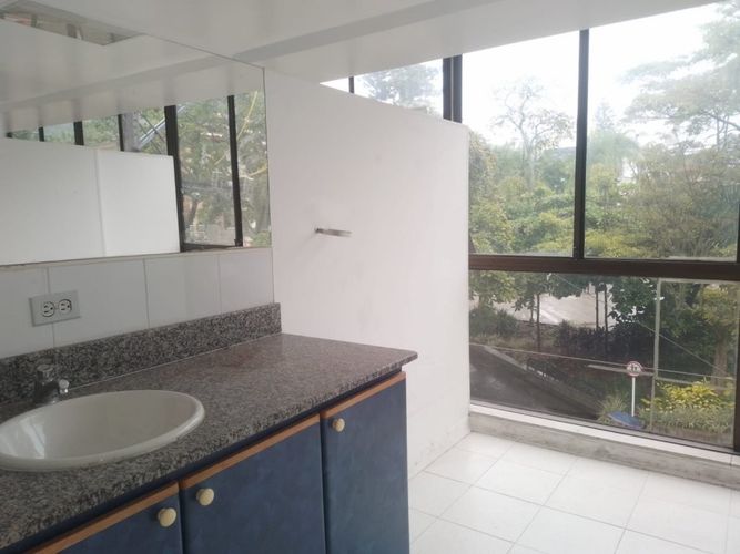 Oficina en arriendo en Camparola, Itagüí, 380 m² · foto 6 de 18