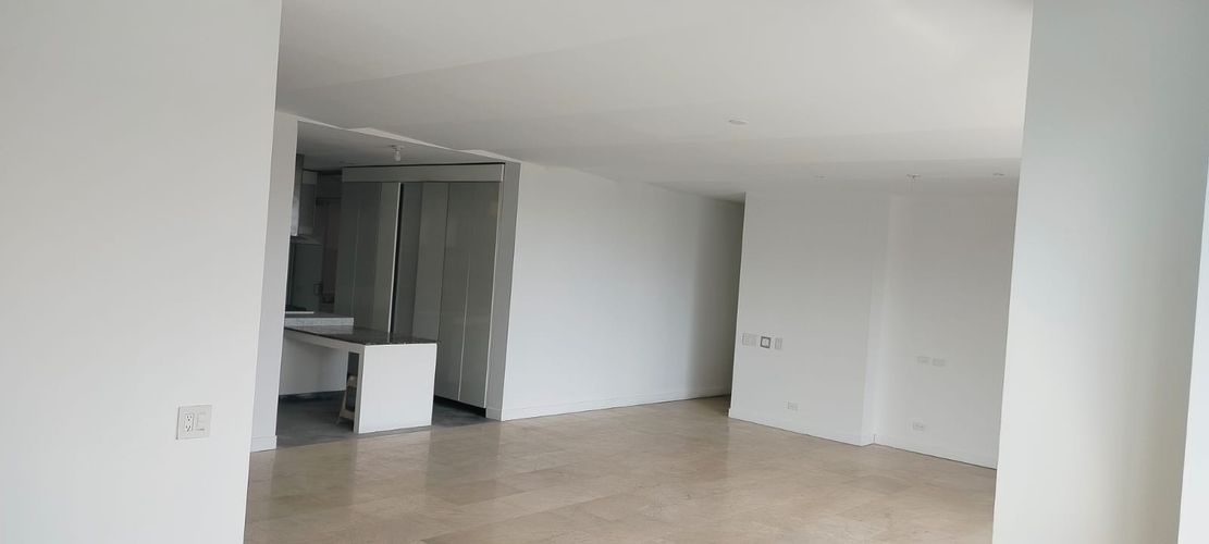 Apartamento de 4 alcobas en venta en Ciudad Jardin, Cali, 220 m² · foto 13 de 24