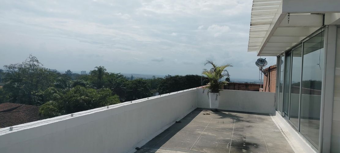 Apartamento de 4 alcobas en venta en Ciudad Jardin, Cali, 220 m² · foto 3 de 24