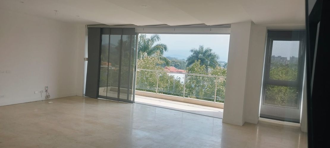 Apartamento de 4 alcobas en venta en Ciudad Jardin, Cali, 220 m² · foto 18 de 24