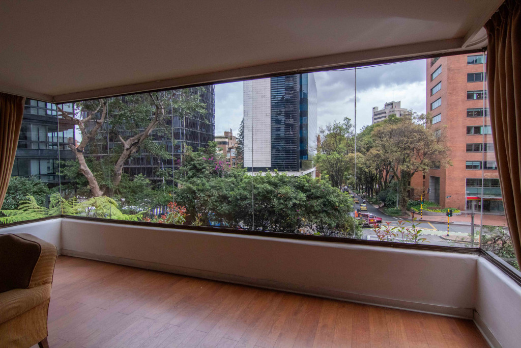 Apartamento en venta en El Nogal, Bogotá · foto 2 de 24