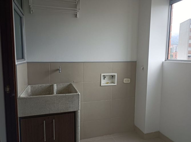Apartamento de 3 alcobas en arriendo en Santa Maria De Los Angeles, Medellín, 125 m² · foto 7 de 24