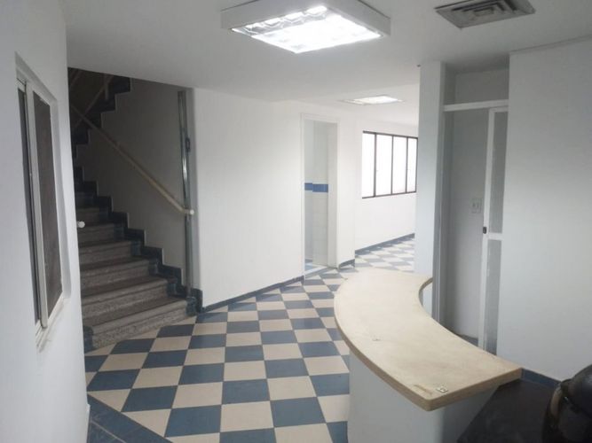 Oficina en arriendo en Camparola, Itagüí, 680 m² · foto 3 de 14