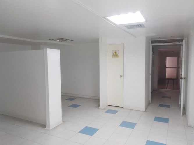 Oficina en arriendo en Camparola, Itagüí, 680 m² · foto 13 de 14