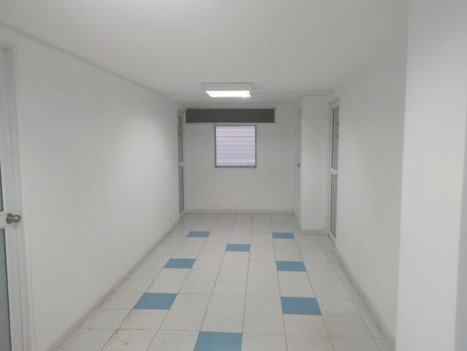Oficina en arriendo en Camparola, Itagüí, 680 m² · foto 7 de 14