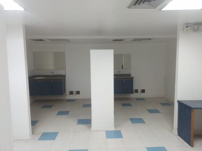 Oficina en arriendo en Camparola, Itagüí, 680 m² · foto 10 de 14
