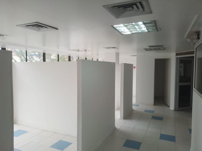 Oficina en arriendo en Camparola, Itagüí, 680 m² · foto 11 de 14