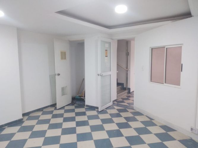 Oficina en arriendo en Camparola, Itagüí, 680 m² · foto 5 de 14