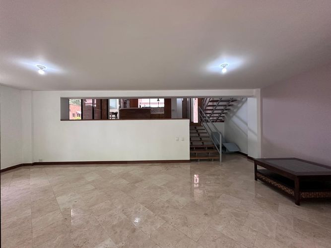 Casa de 4 alcobas en arriendo en El Poblado, Medellín, 250 m² · foto 5 de 20