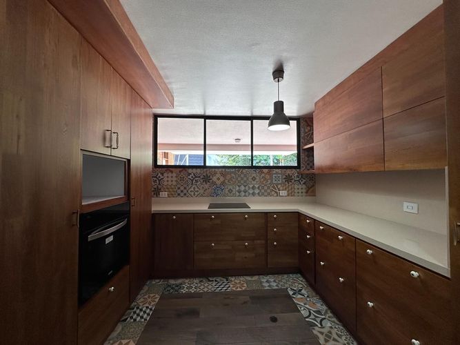 Casa de 4 alcobas en arriendo en El Poblado, Medellín, 250 m² · foto 6 de 20