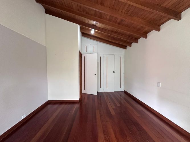 Casa de 4 alcobas en arriendo en El Poblado, Medellín, 250 m² · foto 13 de 20