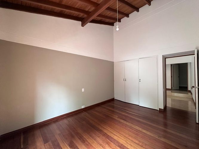 Casa de 4 alcobas en arriendo en El Poblado, Medellín, 250 m² · foto 11 de 20