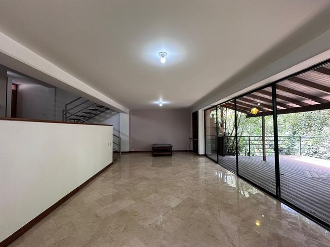Casa de 4 alcobas en arriendo en El Poblado, Medellín, 250 m² · foto 3 de 20
