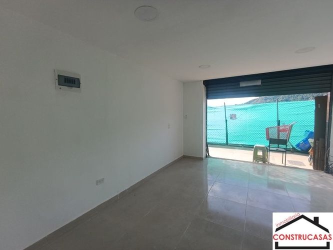 Local en arriendo en Urbanizacion Villa Verde, Medellín, 25 m² · foto 3 de 8