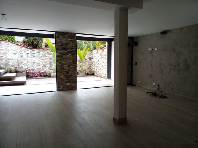 Casa de 4 alcobas en venta en El Poblado, Medellín, 300 m² · foto 1 de 20
