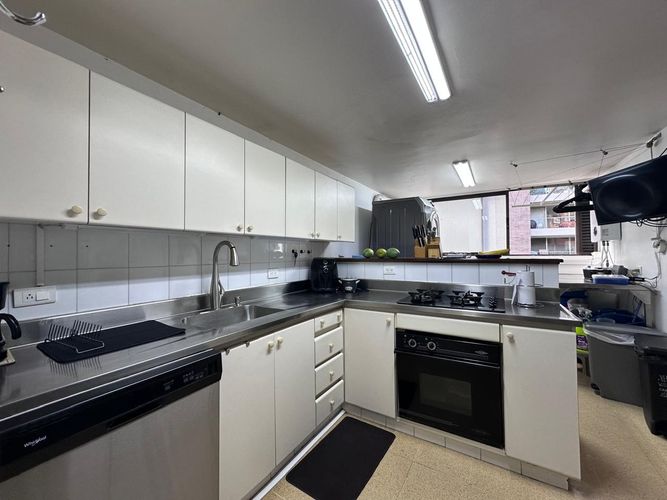 Casa de 4 alcobas en venta en El Poblado, Medellín, 210 m² · foto 5 de 19