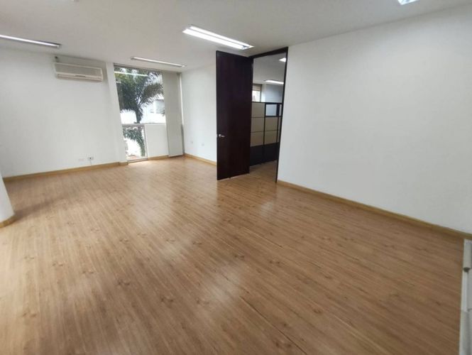 Oficina en arriendo en La Aguacatala, Medellín, 73 m² · foto 4 de 14