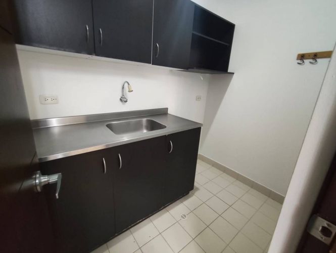 Oficina en arriendo en La Aguacatala, Medellín, 73 m² · foto 6 de 14
