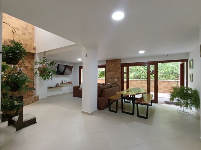 Casa de 3 alcobas en venta en La Doctora, Sabaneta, 188 m² · foto 3 de 15