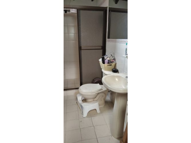 Casa de 5 alcobas en venta en La Milagrosa, Medellín, 126 m² · foto 3 de 16