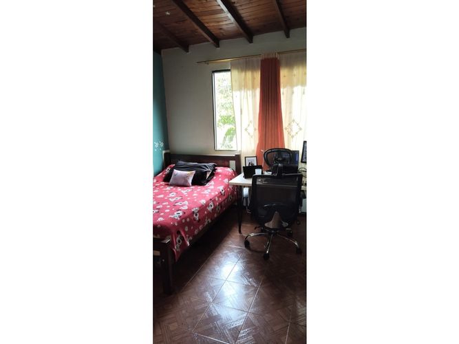 Casa de 5 alcobas en venta en La Milagrosa, Medellín, 126 m² · foto 10 de 16