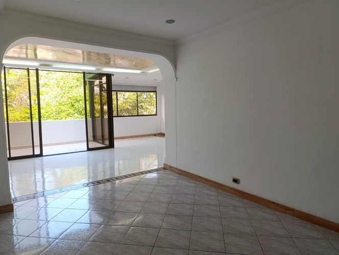 Apartamento de 3 alcobas en arriendo en El Poblado, Medellín, 160 m² · foto 3 de 19