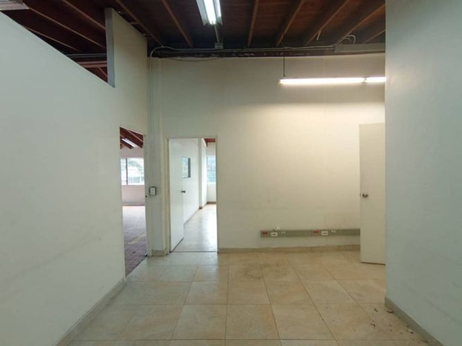Local en venta en San Diego, Medellín, 200 m² · foto 5 de 9