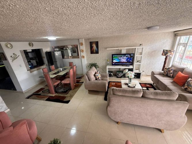 Casa de 5 alcobas en venta en Los Sauces, Bogotá, 414 m² · foto 10 de 24