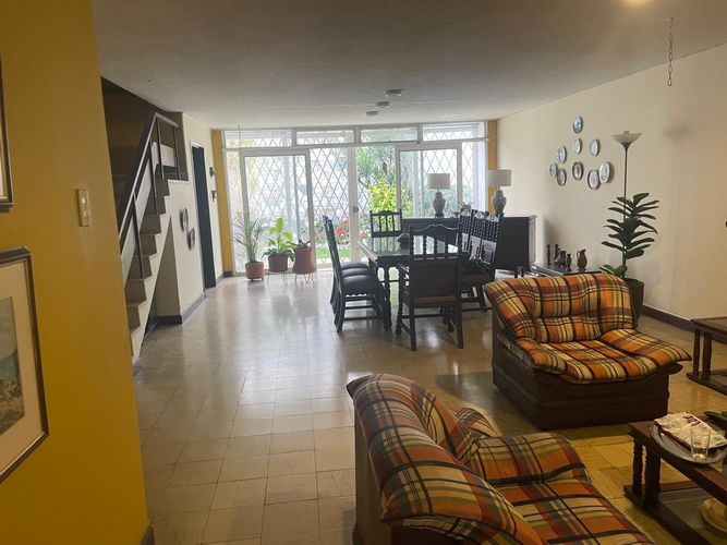 Casa de 6 alcobas en venta en Santa Monica, Cali, 380 m² · foto 2 de 21