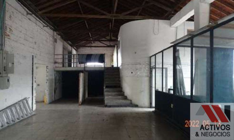 Bodega en venta en Colombia, Medellín, 2372 m² · foto 3 de 24